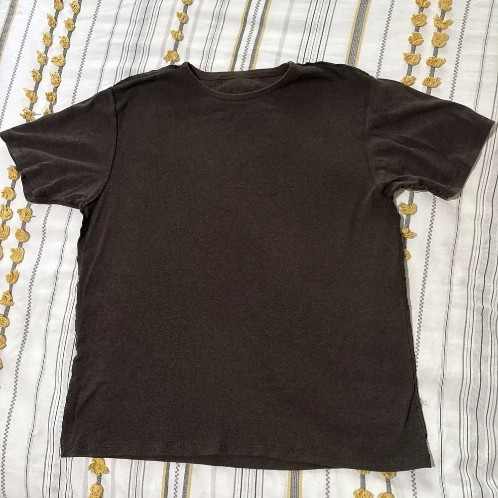 Banana Republic L Men’s Well Tailored Tee Shirt 100% Cotton, EUC, Soft, Comfy